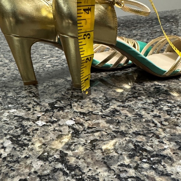 Violet & Red women’s Gold and Green Heels NWT 8 - Picture 14 of 15